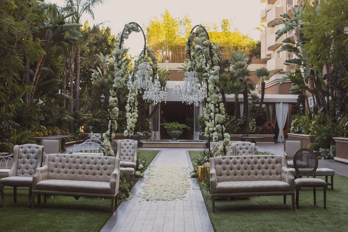 INSPIRATION | FLORAL-FILLED GLAMOUR AT FOUR SEASONS LOS ANGELES