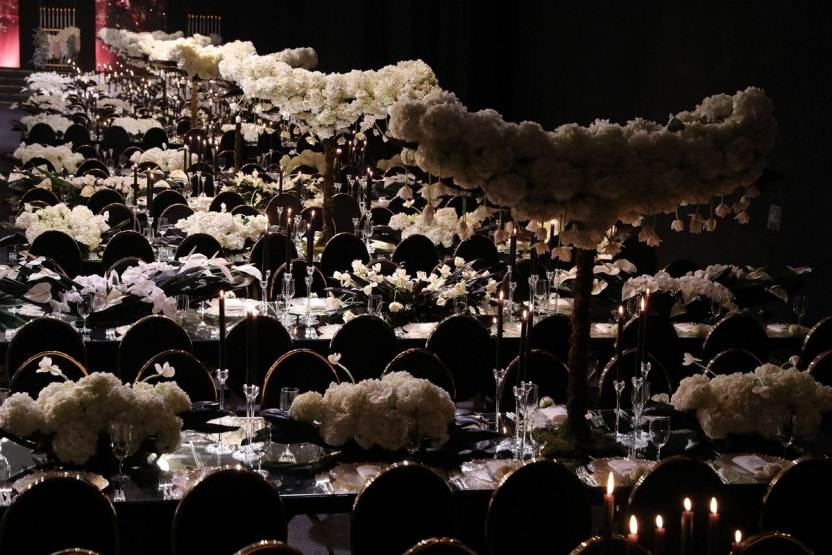 modern-black-white-wedding-decor