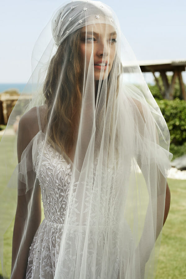 lihi-hod-bridal-fw-2022-lexi-close
